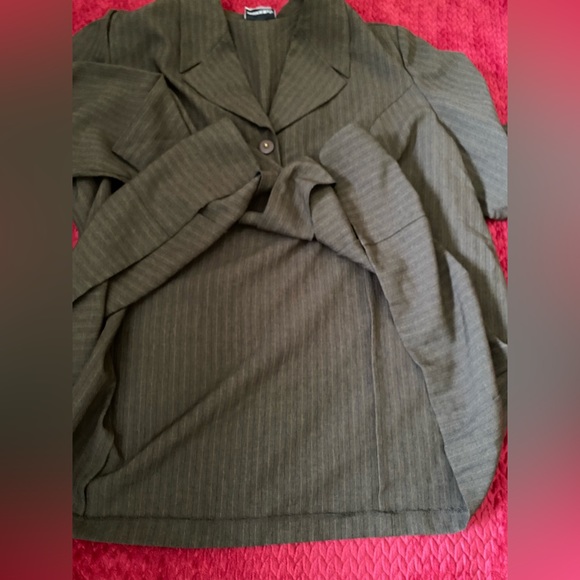 Fashion Bug Brown Striped Blazer Women’s size 26W Three Button Down - Picture 10 of 11